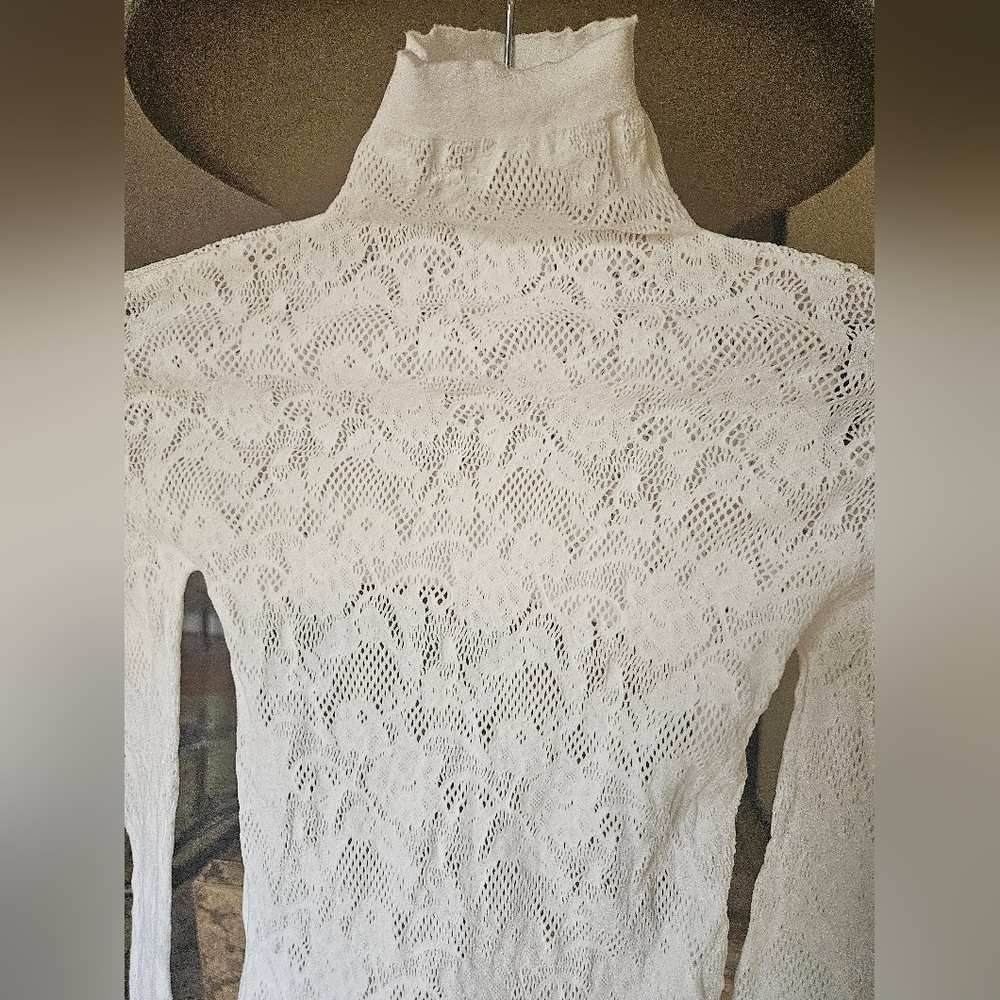 NWOT Out From Under Urban Outfitters See Through Knit Long Sleeve White Top - Picture 10 of 15